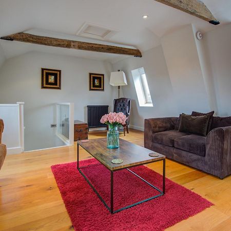 Stylish Townhouse, Work Desk, Fast Wi-Fi, Sleeps 6 Stamford Esterno foto