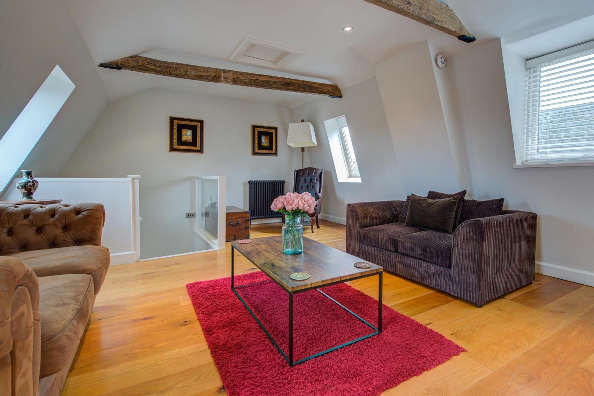 Stylish Townhouse, Work Desk, Fast Wi-Fi, Sleeps 6 Stamford Esterno foto