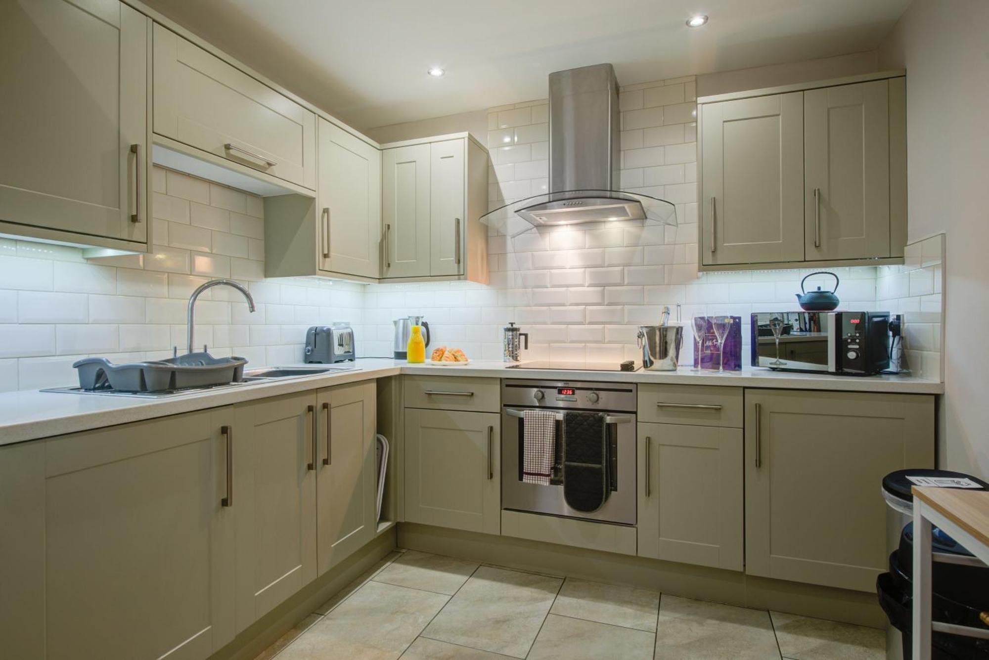 Stylish Townhouse, Work Desk, Fast Wi-Fi, Sleeps 6 Stamford Esterno foto